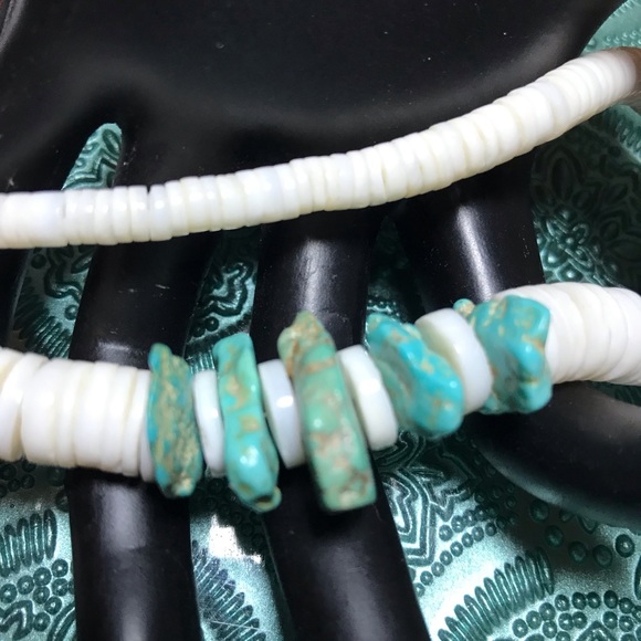 Classy Vintage Heishi Shell Polished Real Turquoise Stone Necklace 17”L - Picture 4 of 13